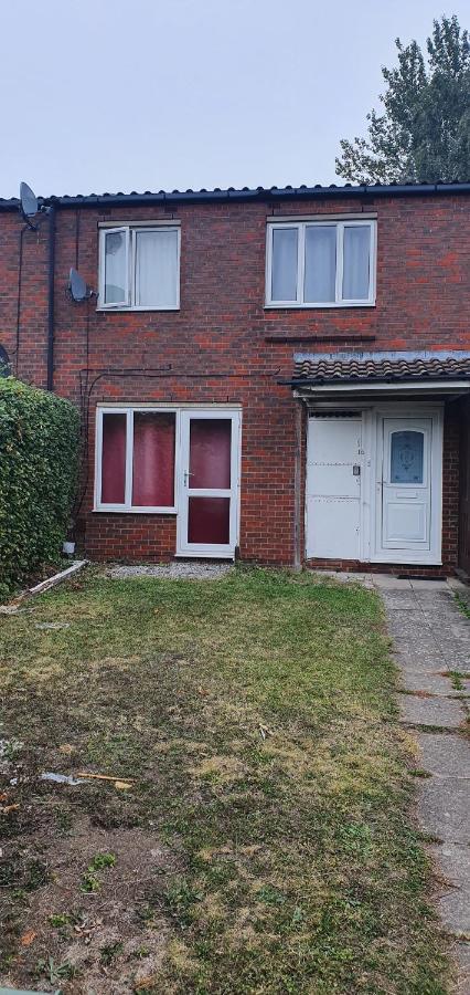 Spacious&Serene Stay near Milton Keynes centre Willen Exterior foto